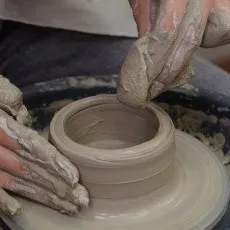Мастер-класс на гончарном круге или по ручной лепке 