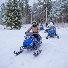 Заезд на снегоходе