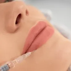 Перманентный макияж губ