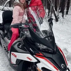 Зимний экстрим - катание на мощном канадском снегоходе