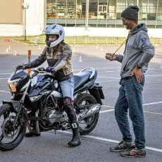 Обучение в мотошколе на категорию А