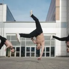 Групповая тренировка по паркуру