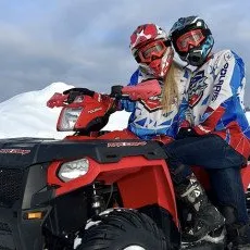 Поездка на квадроцикле по лесной трассе