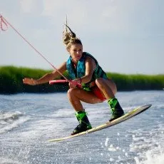 Прогулка на катере с катанием на вейкборде и САП борде