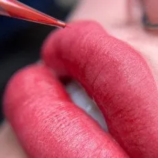 Перманентный макияж губ