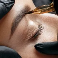 Перманентный макияж бровей