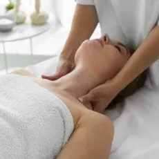 Массаж спины и шейно воротниковой зоны