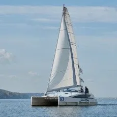 Речная прогулка на парусной яхте