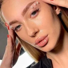 Коррекция и окрашивание бровей