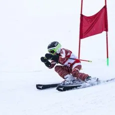 Горные лыжи с инструктором на склоне