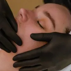 Скульптурно буккальный массаж лица