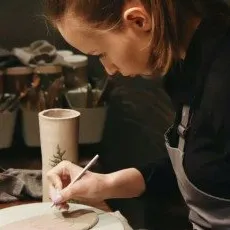 Мастер-класс по лепке из глины в Artisan Studia для взрослых 