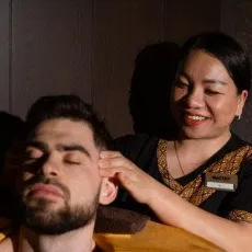 Тайский точечный спа головы и лица