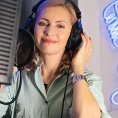 Запись песни трека в студии звукозаписи