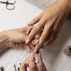 Маникюр для женщин