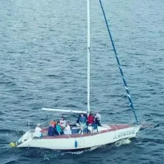 Прогулка на парусной яхте с мотором