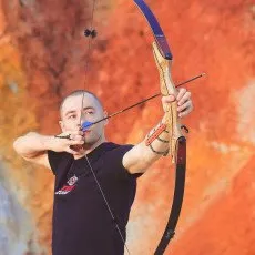 Стрельба из трёх видов лука