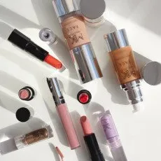 Изготовление косметики в лаборатории Makeup Kitchen