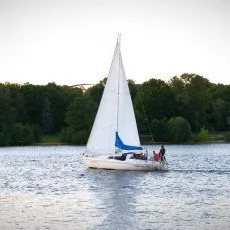 Прогулка на яхте и поход на остров