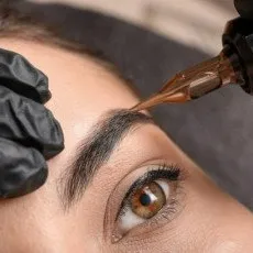 Татуаж бровей