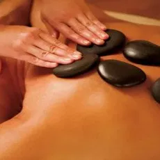 Стоун массаж