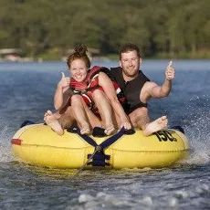 Катание на ватрушке