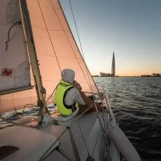 Романтическая прогулка на парусной яхте 