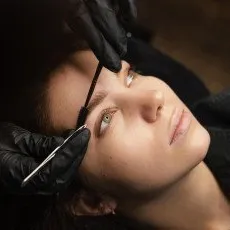 Ламинирование бровей 