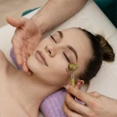 Массаж лица как искусство омоложения