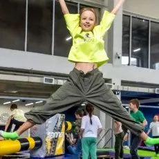 Прыжки на батуте