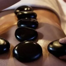 Массаж горячими камнями