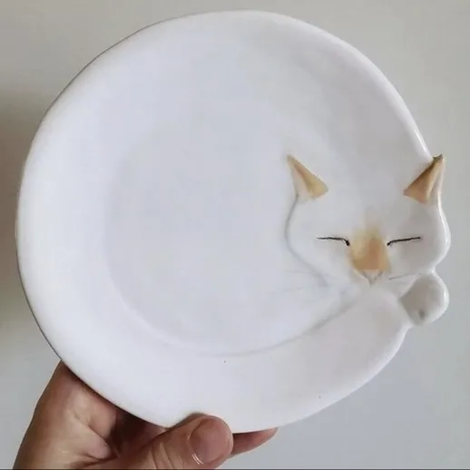 Уникальная белая тарелка в форме спящего кота, ручная работа, для домашнего декора и подачи пищи