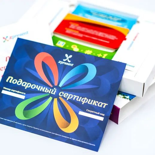 Подарочный сертификат для разнообразных услуг, представленный на светлом фоне