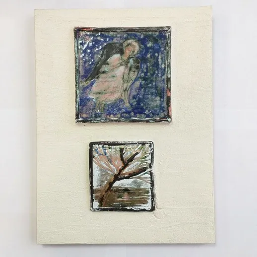 Современное искусство: абстрактные картины на стене с изображением ангела и дерева