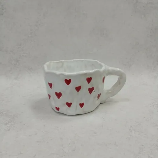 Керамическая кружка с красными сердцами, домашний декор ручной работы для уютного чаепития