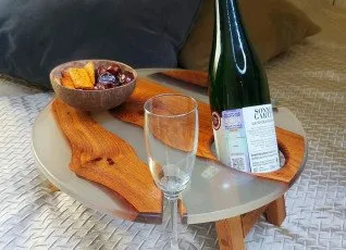 Мастер-класс Винный столик из дерева с эпоксидной смолой