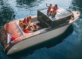 Прогулка на катере Итали