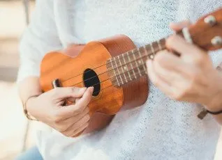 Индивидуальные занятия по игре на укулеле для взрослых