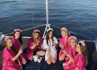 Девичник на парусной яхте
