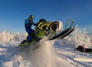 Заезд на снегоходе