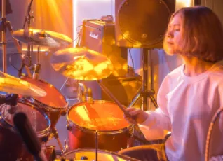 Мастер-класс по игре на барабанах