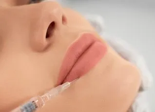 Перманентный макияж губ