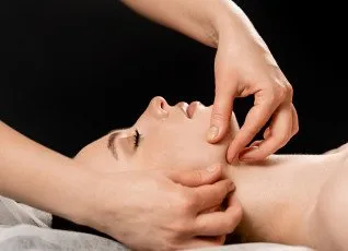 Буккальный массаж лица 