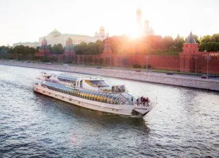 Круиз по Москве-реке на борту яхты Radisson