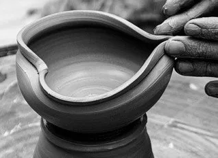 Романтическое свидание за гончарным кругом