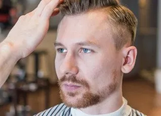 Стрижка мужская с укладкой