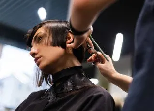 Стрижка женская