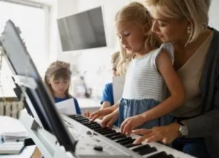 Индивидуальные занятия по игре на фортепиано для детей