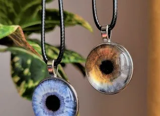 Кулон с фото радужки глаза
