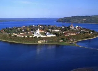 Экскурсия в Свияжск на скоростном катере с гидом